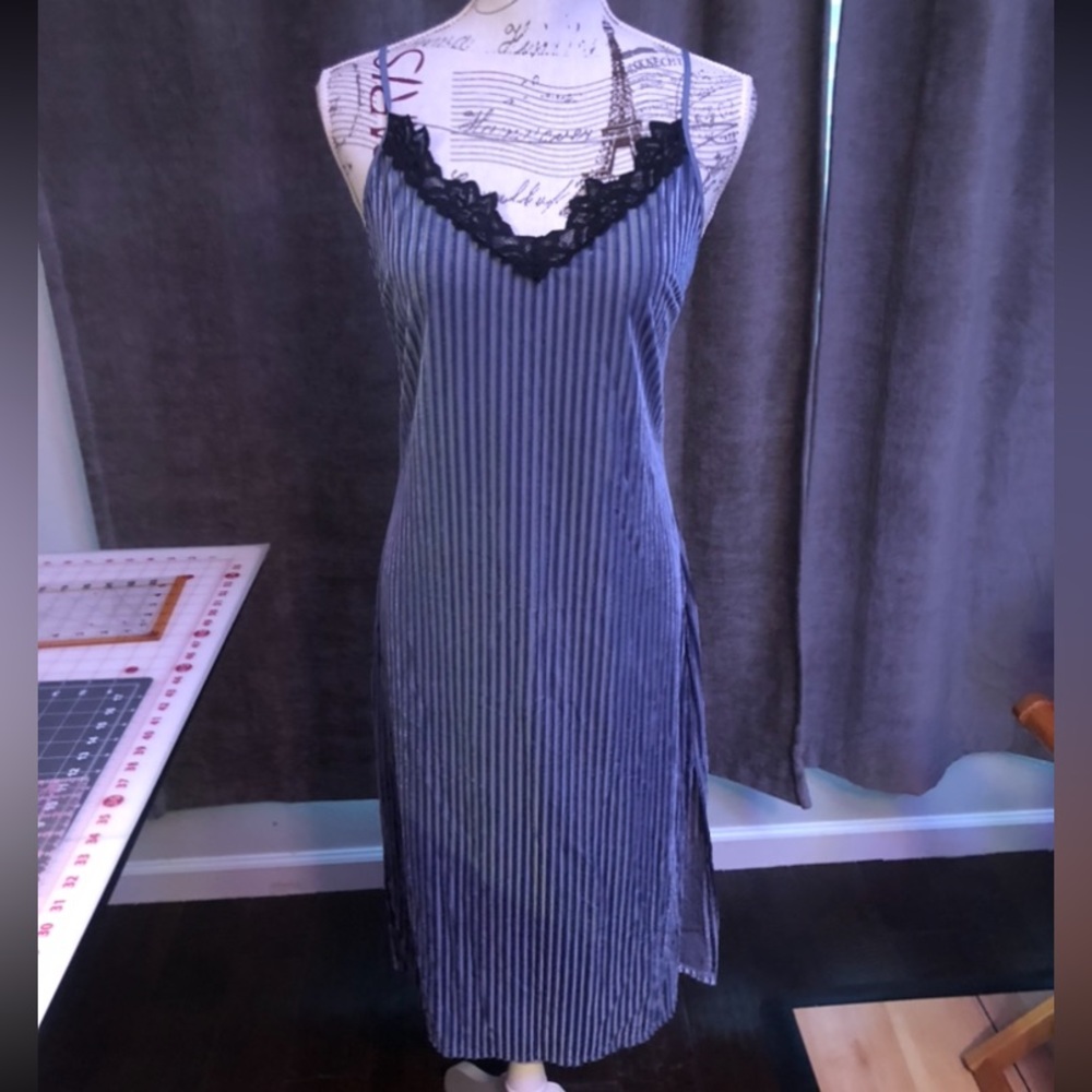 NWOT lacy velvet slip dress